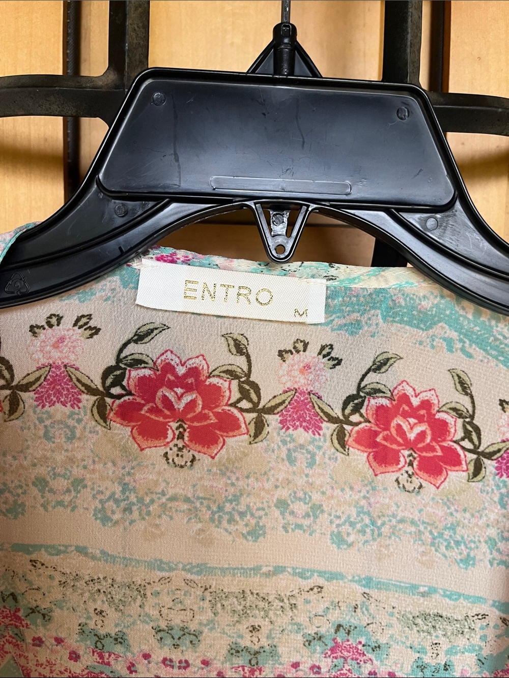 entro Floral Print kimono in Cream, Pink & Teal - Picture 2 of 4
